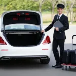 Camion benne sur chantier construction